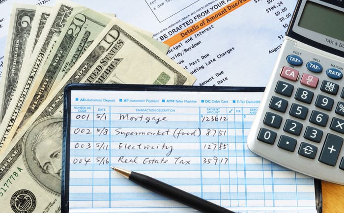 Crafting a Budget: Smart Guide with Gift Cards