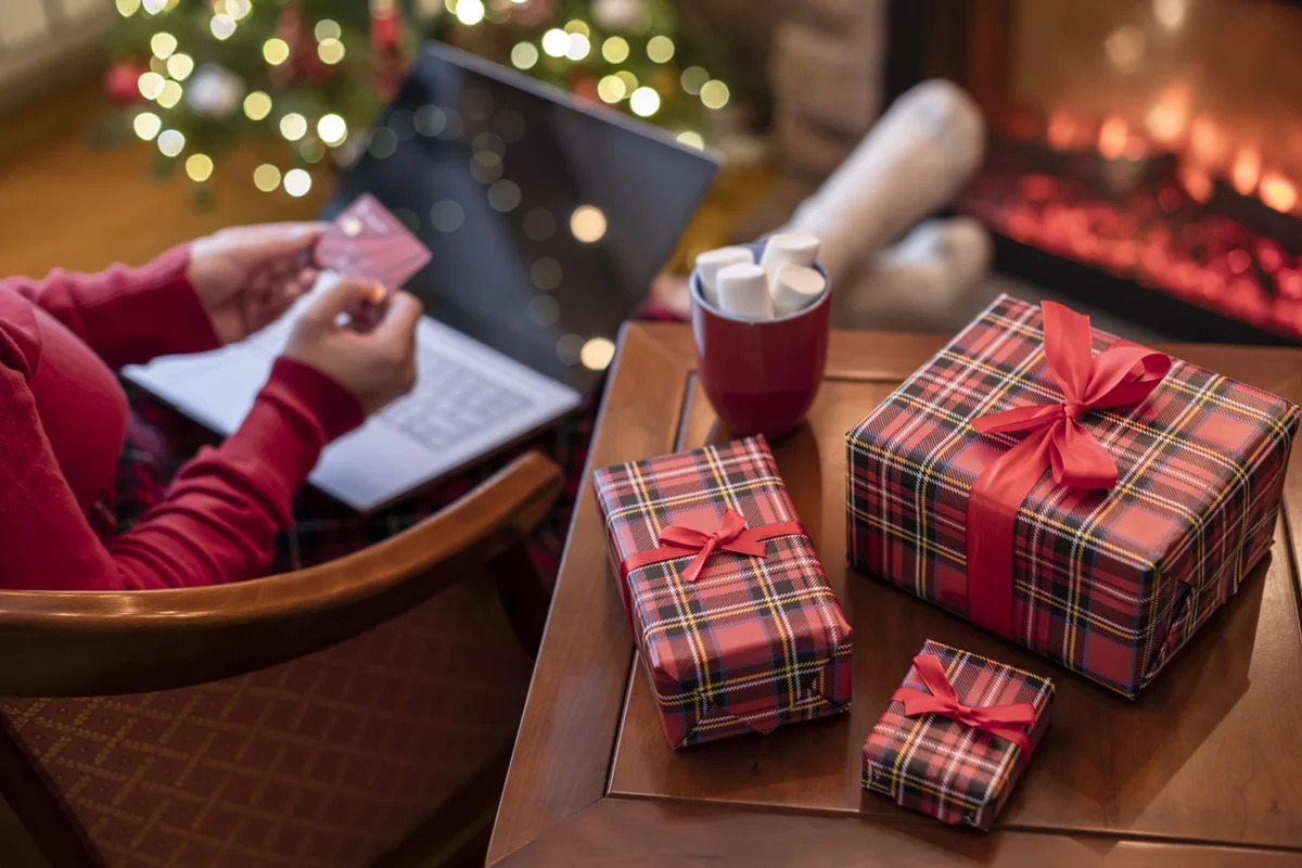 Maximize Your Holiday Budget This Christmas