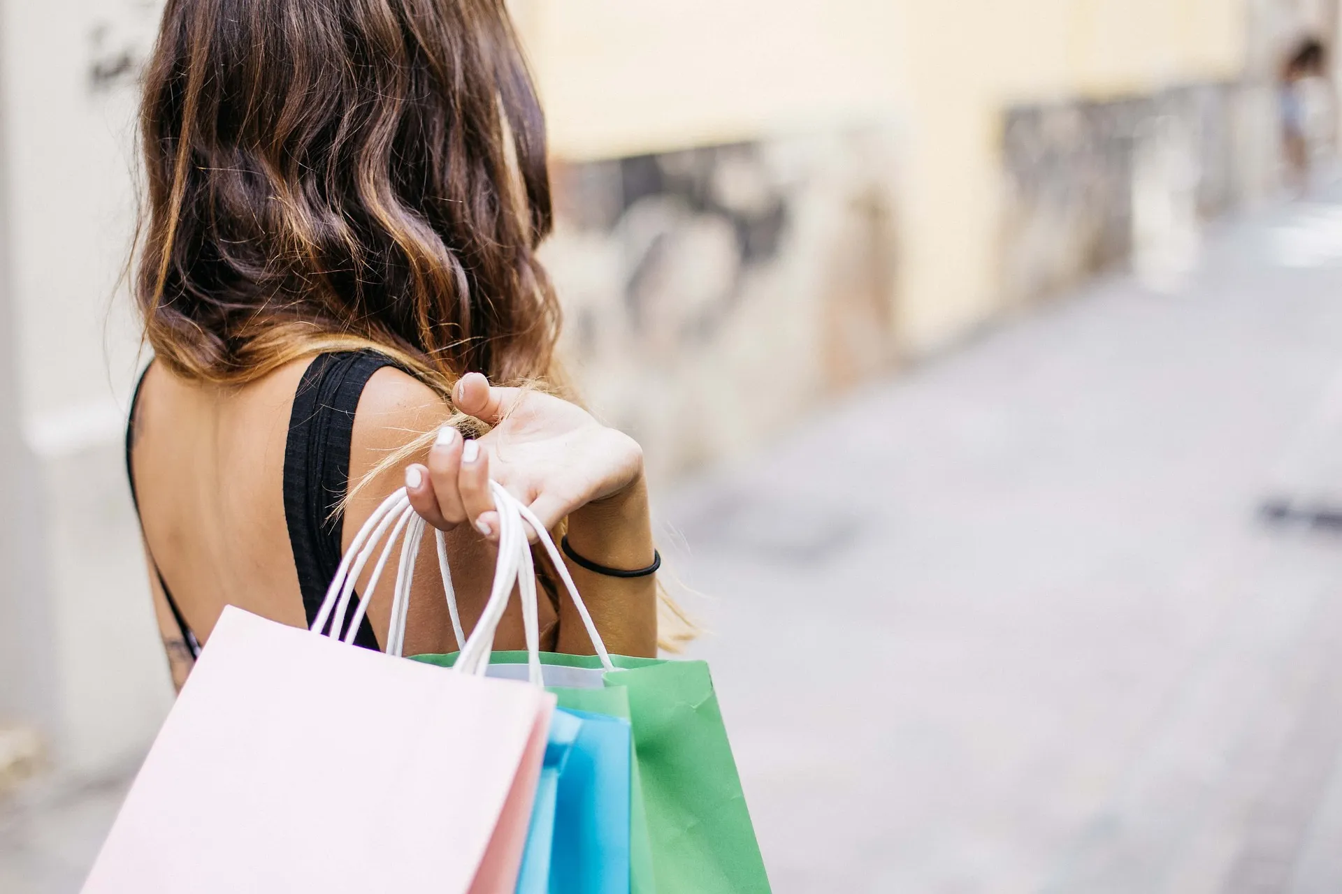 Top 10 Everyday Items to Never Buy at Full Price
